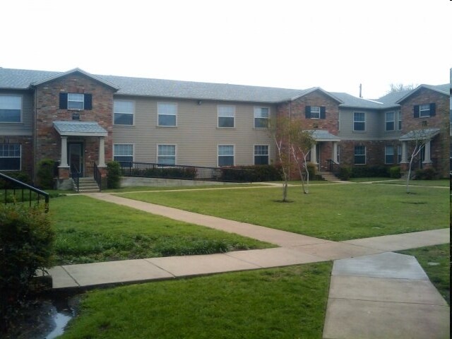 Building Photo - Hillburn Hills