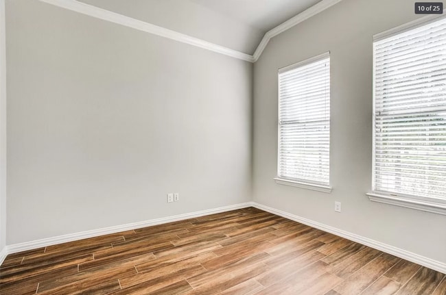Building Photo - 1600 Keswick Dr