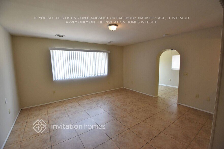 Building Photo - 12801 N 112th Ave