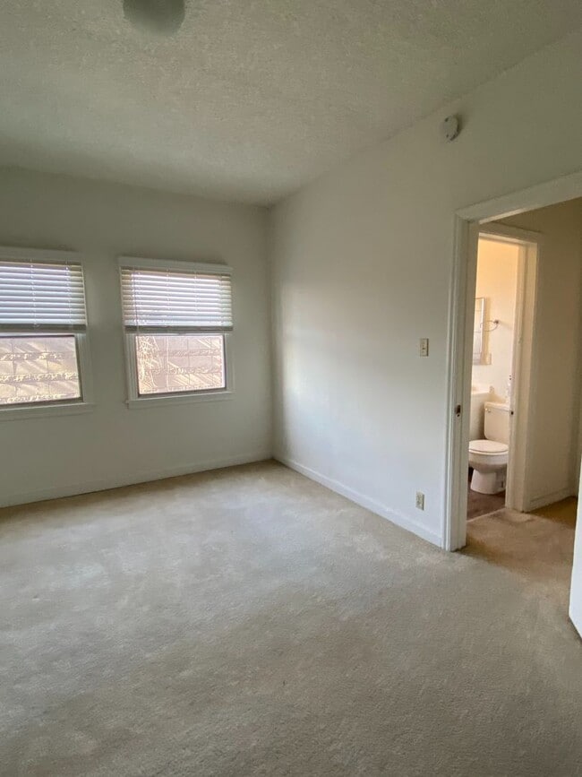 Building Photo - 461 W Colorado St