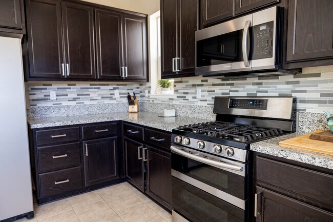 Building Photo - 617 Copper Ridge Way