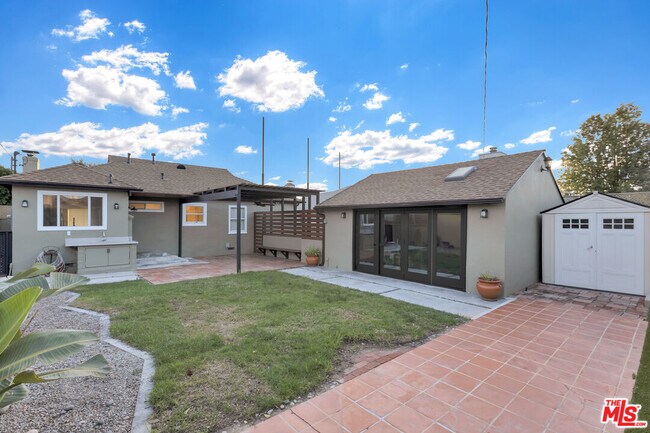 Building Photo - 6677 W 88th St