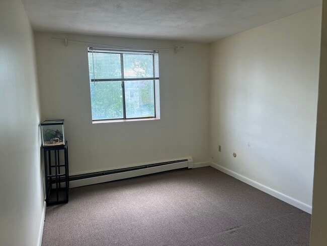 Building Photo - 900 Governors Dr