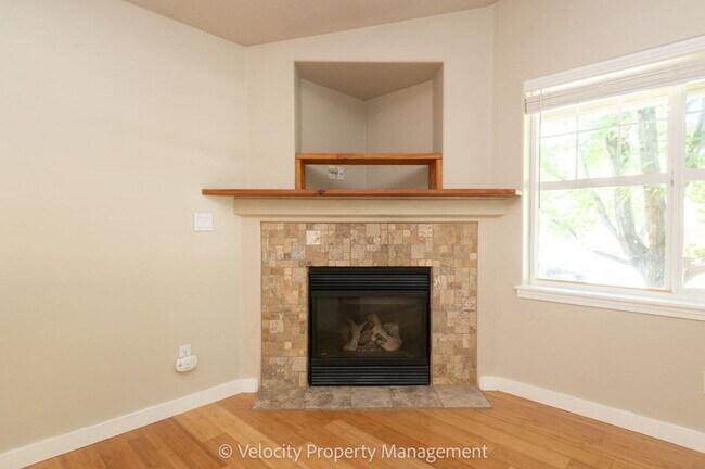 Building Photo - M511
