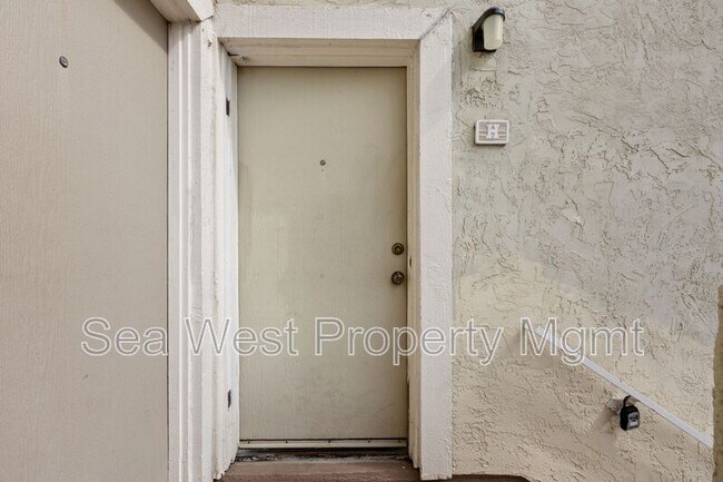 Building Photo - 6907 Quail Pl