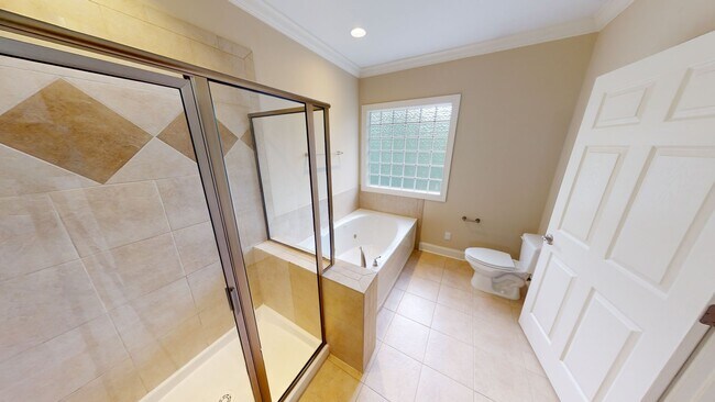 Building Photo - Extra Large Condo in Anderson Creek Club C...