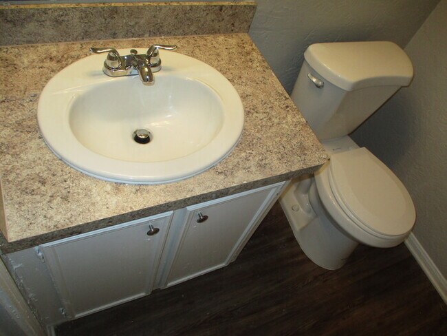 Building Photo - Call 832-538-3442 To Schedule Your Showing...