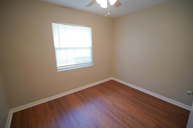 Building Photo - 2808 Southwood Dr