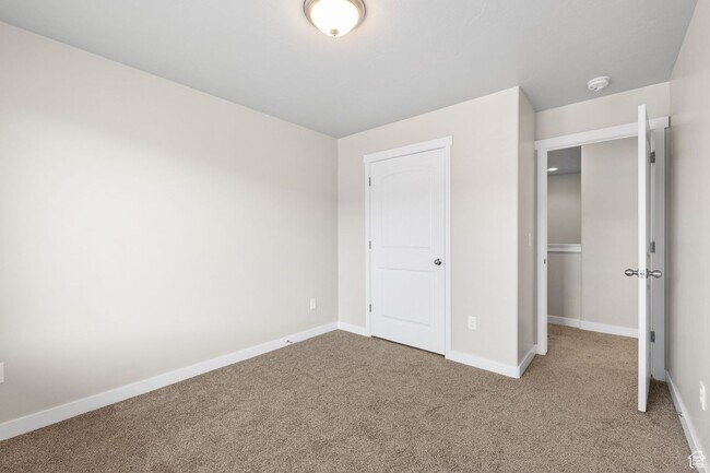Building Photo - 3 Bedroom Townhome  in Pleasant Grove for Rent!
