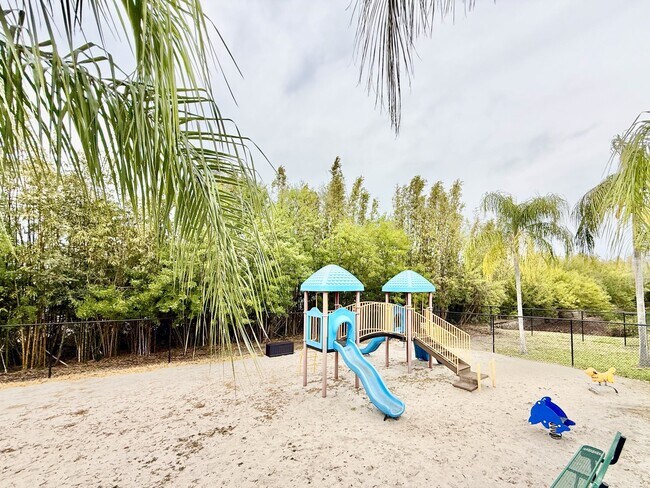 Building Photo - 2725 Via Cipriani