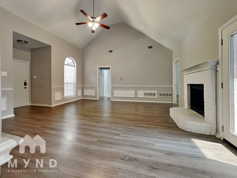 Building Photo - 1000 Galaxy Dr