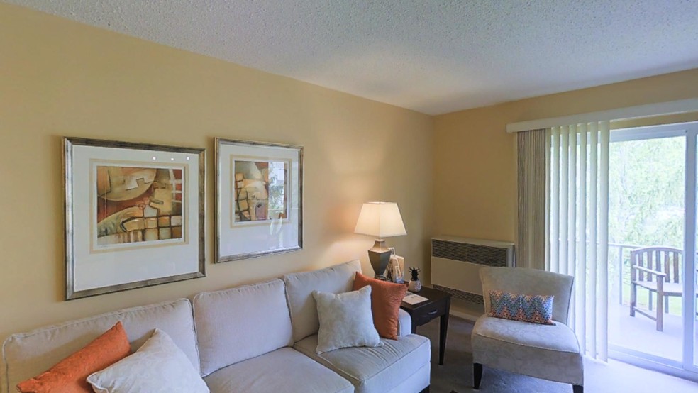 1BR, 1BA with Balcony - 882 SF - North Wood Apartments
