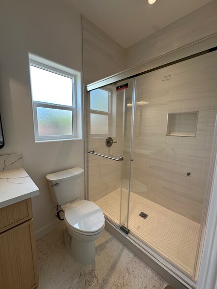 Building Photo - 4917 W Flight Ave