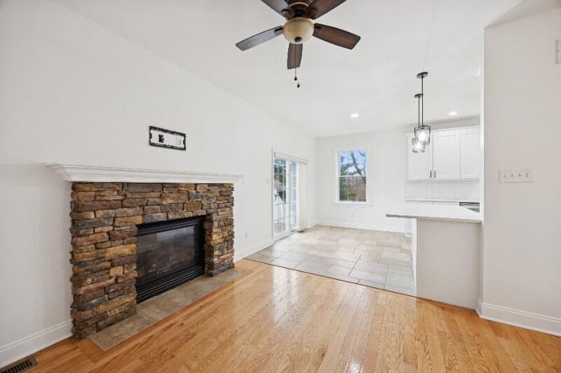 Building Photo - 7518 Lawn St