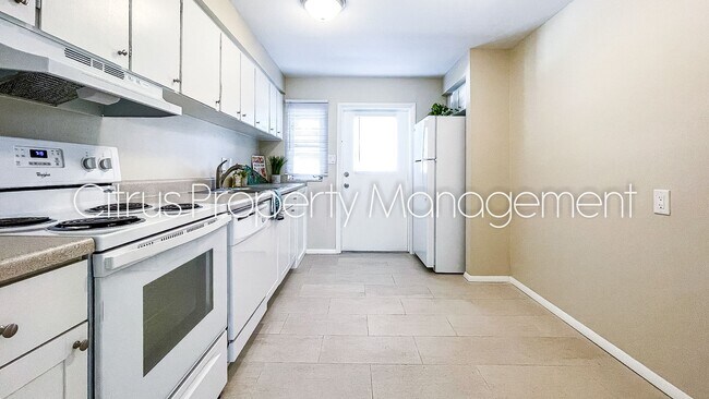 Building Photo - McLean Fairway 3036D