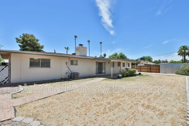 Building Photo - 1326 E Downing St