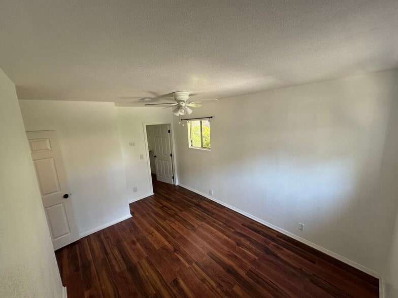 Primary Bedroom - 526 Brooks Ave