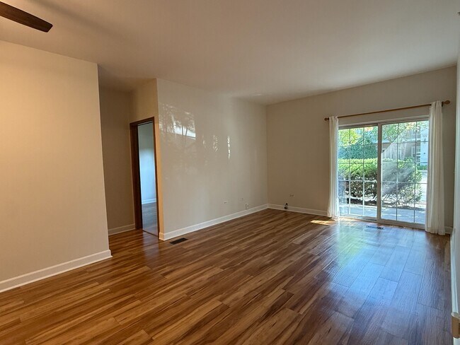 Building Photo - 3317 Stratford Ct