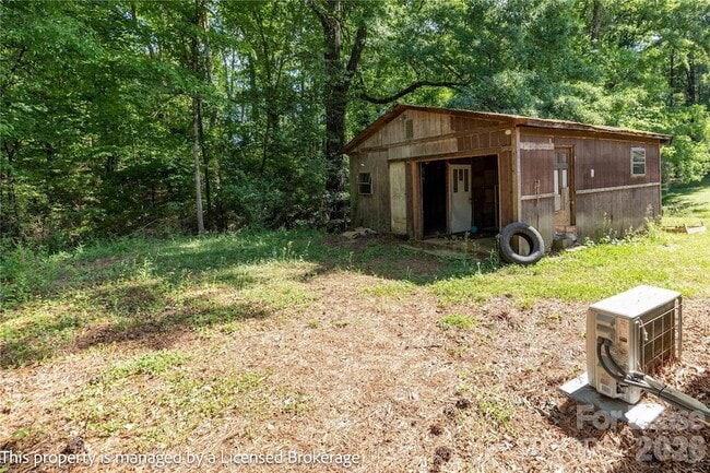 Building Photo - 234 Poplin St