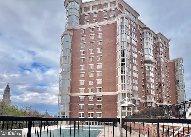 Building Photo - 2151 Jamieson Ave