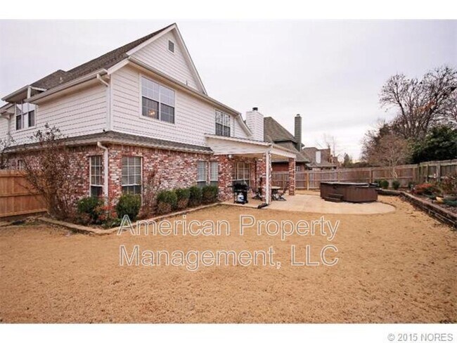 Building Photo - 8934 S Erie Ave