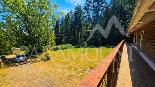Building Photo - Spacious Log Home with Acreage!