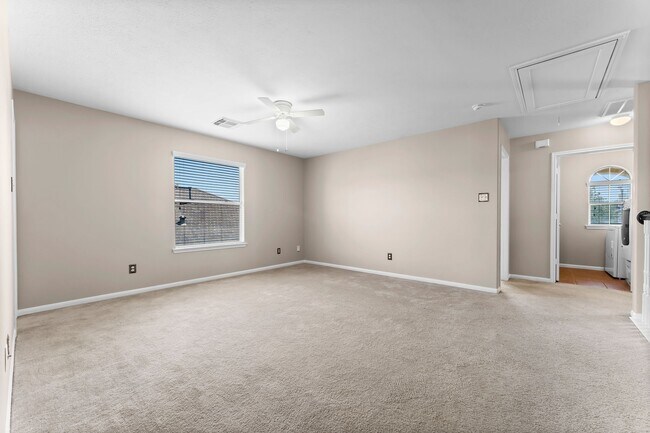 Building Photo - 8338 Loetsch Ridge Way