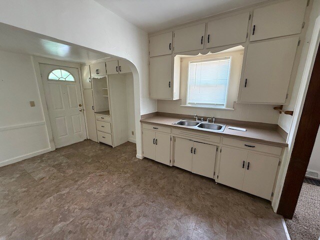 Building Photo - 1172 McKinley St NE