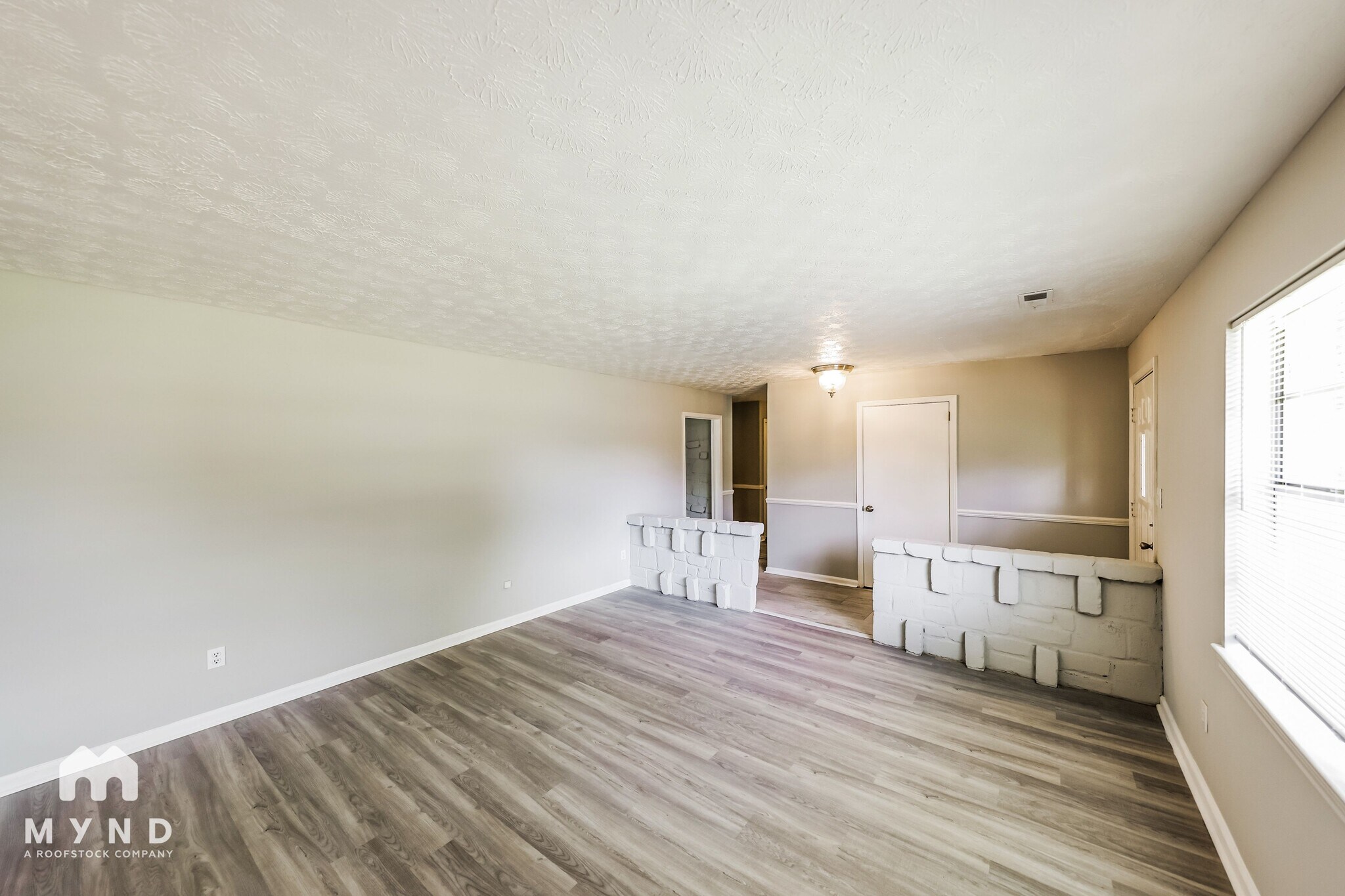 Building Photo - 2110 Vicki Dr