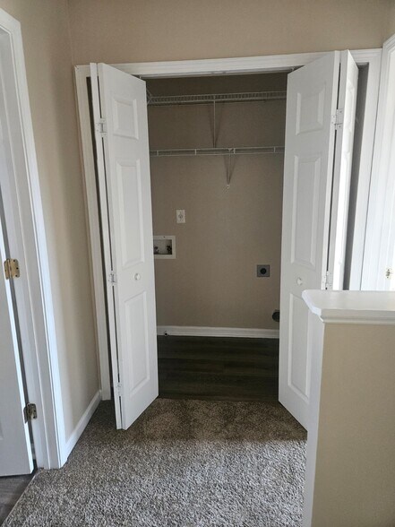 Building Photo - 500 Jaclyn Cir