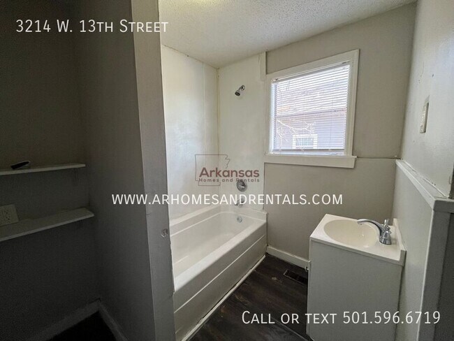 Building Photo - 3214 W 13th St