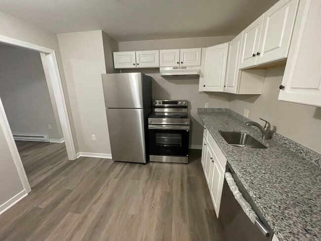 Building Photo - 85 Old Town Rd