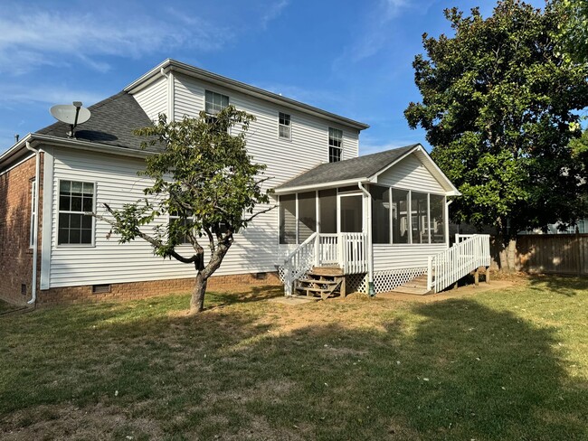 Building Photo - Fieldstone Farms 4BR Gem