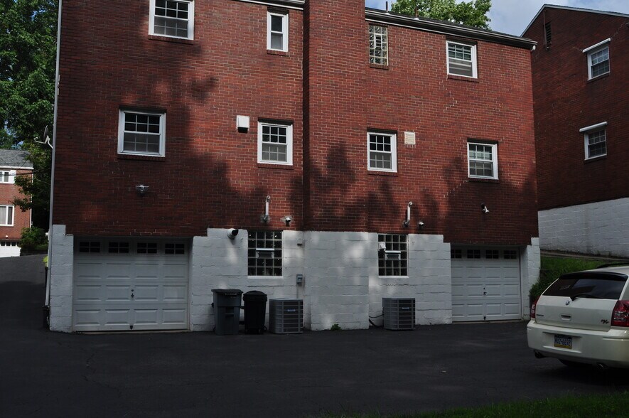 Building Photo - 396 Anawanda Ave