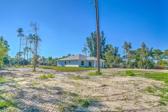 Building Photo - 13875 63rd Rd N
