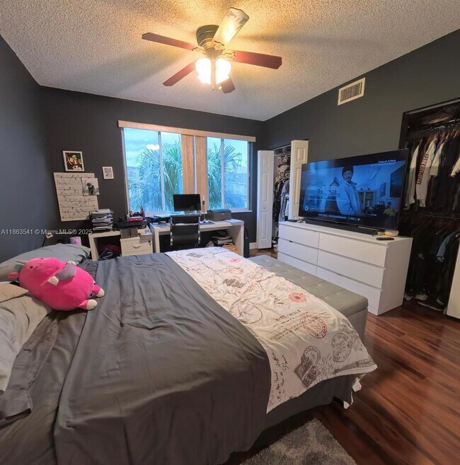 Building Photo - 16652 Hemingway Dr