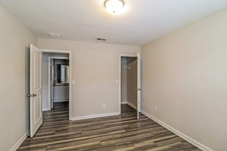 Building Photo - 911 Feldman Chase