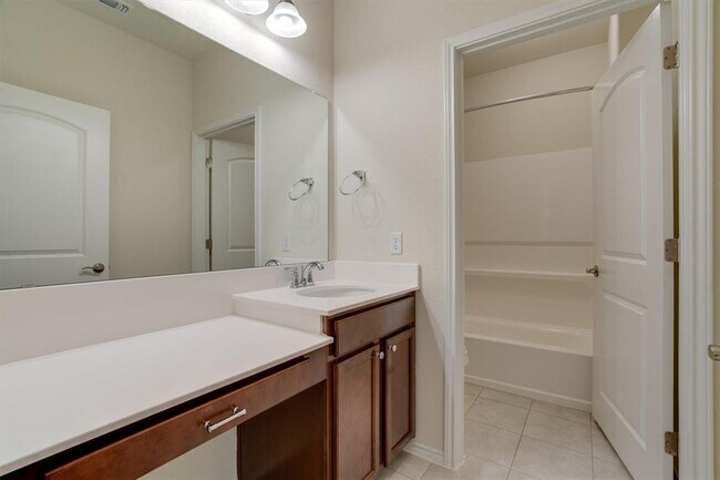 Building Photo - 138 Duroc Dr