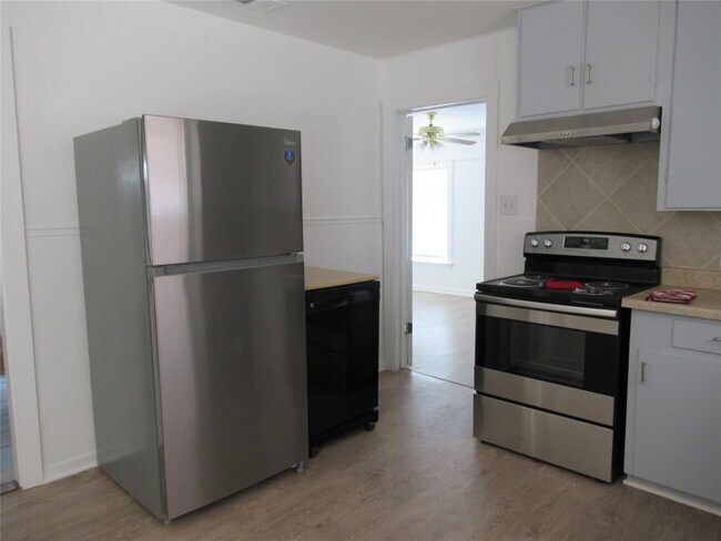 Building Photo - 10620 Deer Canyon Rd