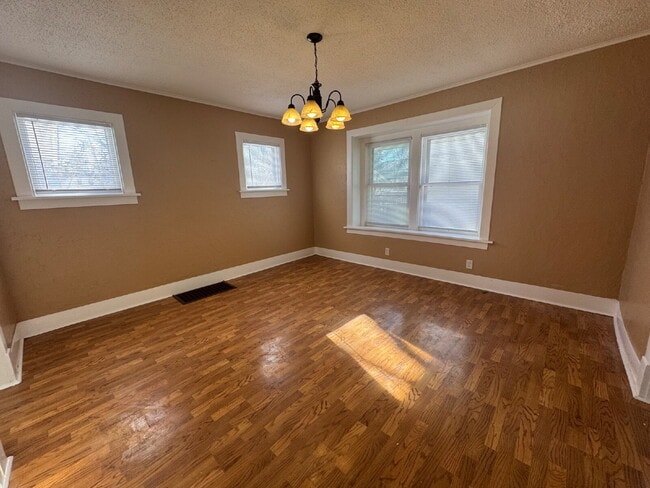 Building Photo - Room to Breathe! 4-Bedroom Springfield Home Ready Now!