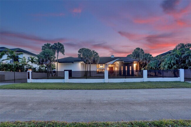 Building Photo - 13724 SW 92nd Ct