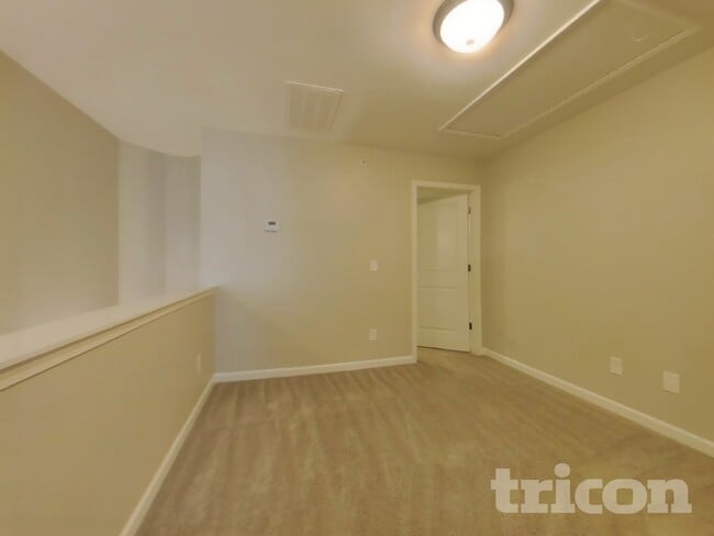 Building Photo - 121 Hickory Sta Ln