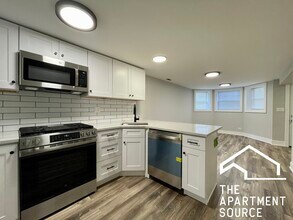 Building Photo - 2937 N Ashland Ave