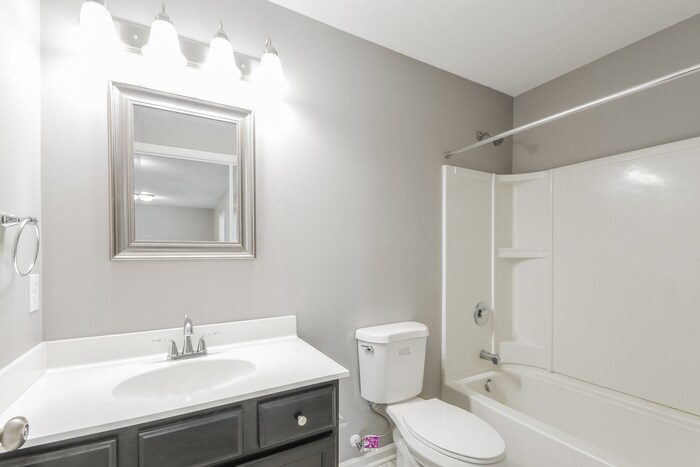 Building Photo - 15346 Keech Ct