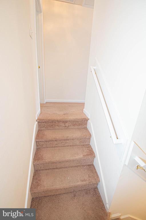 Building Photo - 420 Parkview Ct