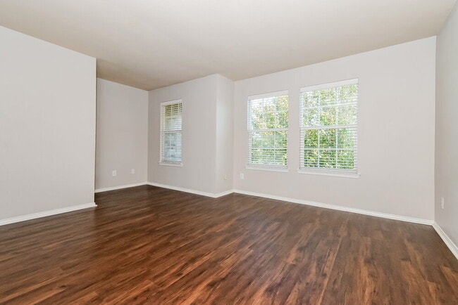 Building Photo - 309 Coneflower Dr