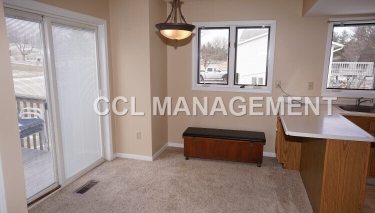 Building Photo - 2704 Norwich St