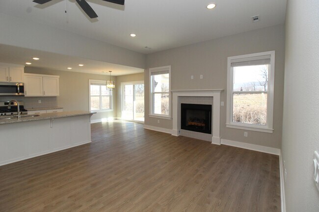 Building Photo - 588 Utah Ave