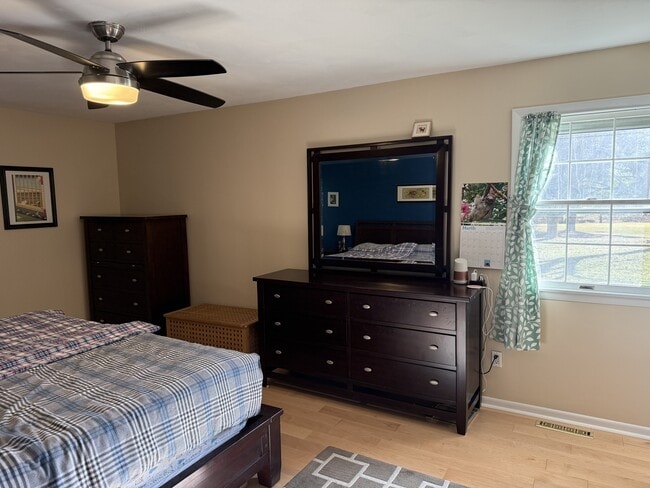 Building Photo - 18 Cricklewood Cir