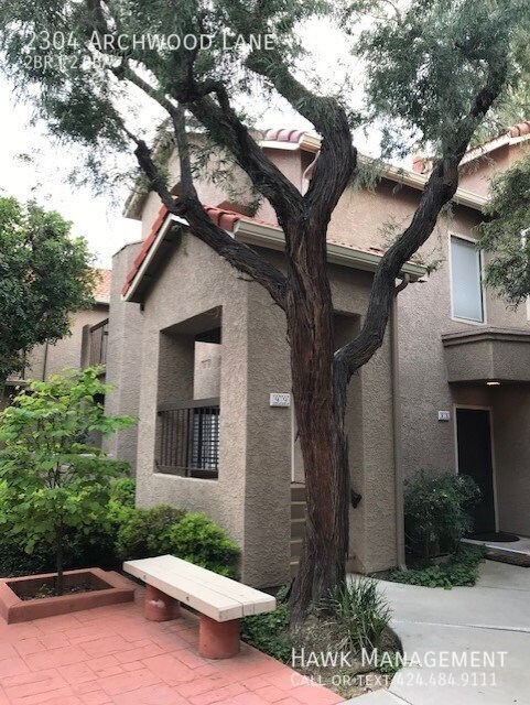 Building Photo - 2304 Archwood Ln